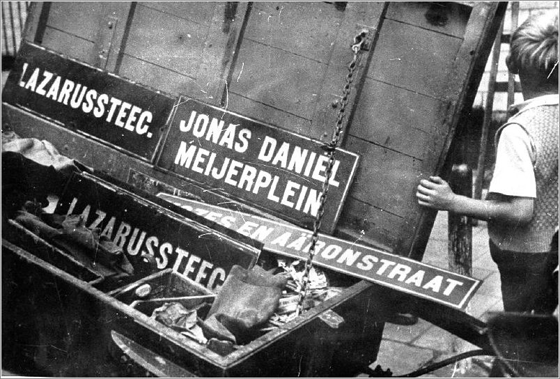 Removal of street signs with Jewish names in Amsterdam.